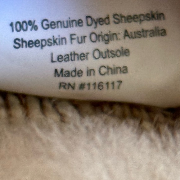 OVERLAND • 100% Sheepskin “Sofia” Soft Sole Slipper - Size 8 - Picture 9 of 10